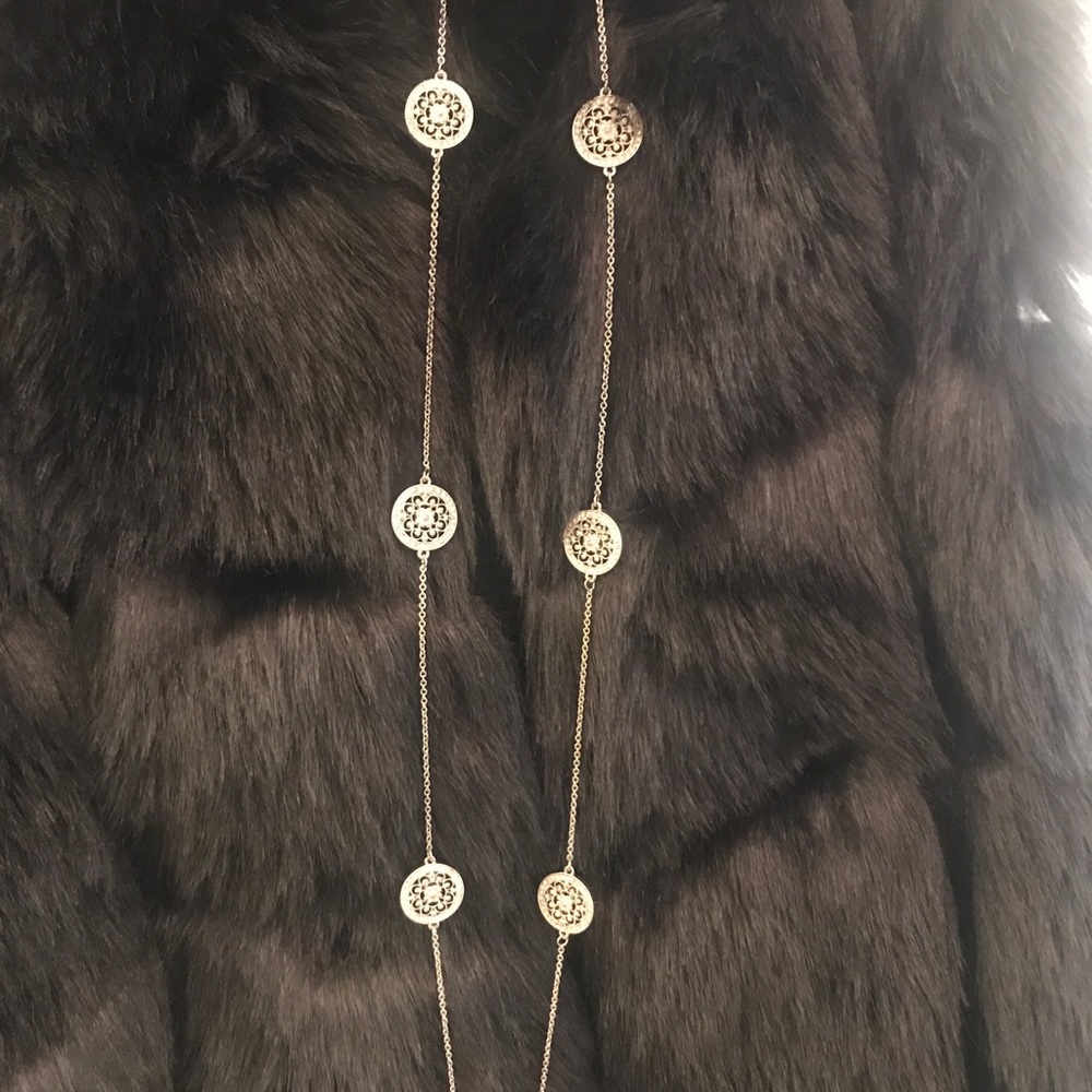 Sold CLOSE OUT 🎉🎉Long silver tone 17” necklace